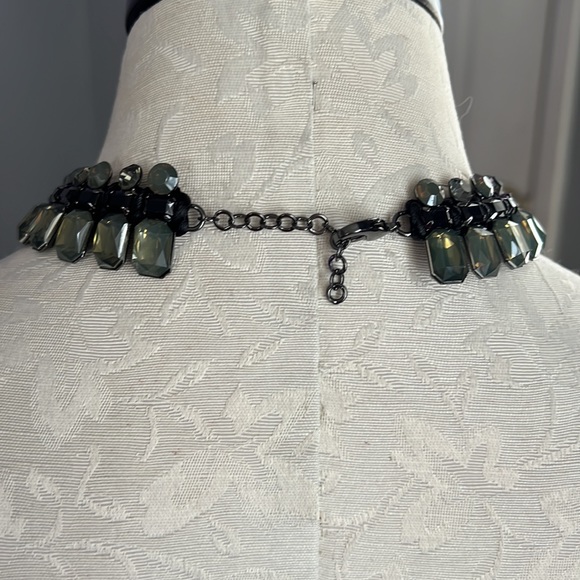 Beautiful Statement Necklace - Picture 3 of 8
